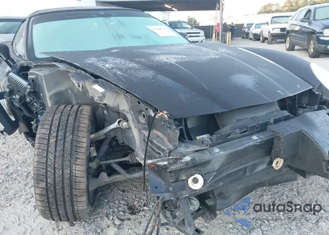 2013 Chevrolet Corvette z USA, uszkodzony, nr VIN 1G1YE3DW6D5101288